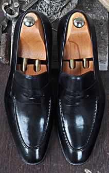 Handmade artisanal shoes and accessories • CB Made in Italy